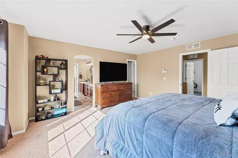 5574 N Killarney Ct, Denver, CO 80249 photo 8