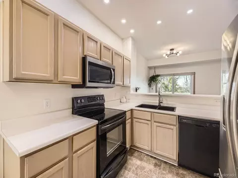 12265 E 2nd Dr, Aurora, CO 80011 photo 4