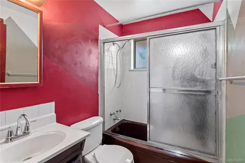 Bath - 6750 W 54th Pl, Arvada, CO 80002 photo 2 of 2