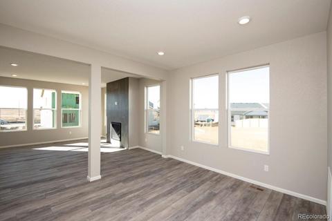 27610 E 7th Ln, Aurora, CO 80018 photo 4