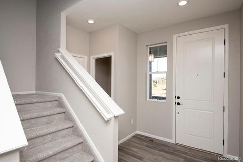 27610 E 7th Ln, Aurora, CO 80018 photo 2