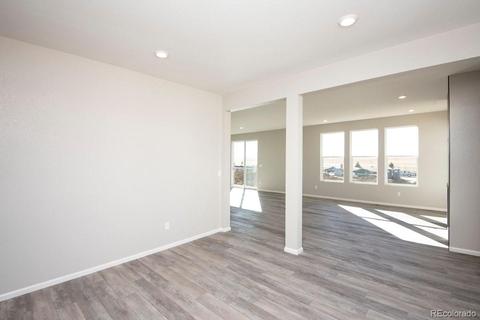 27610 E 7th Ln, Aurora, CO 80018 photo 5