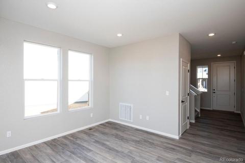 27610 E 7th Ln, Aurora, CO 80018 photo 3