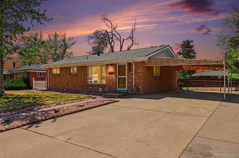 3061 Worchester St, Aurora, CO 80011