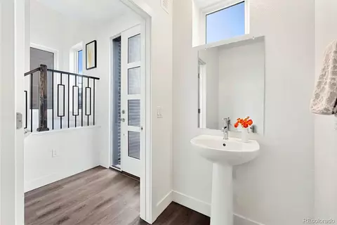 Entry Way - 6971 E Lowry Blvd, Denver, CO 80230 photo 2 of 4