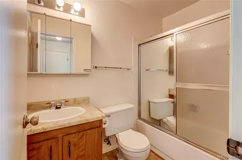 Bath - 16085 E Oxford Dr, Aurora, CO 80013 photo 1 of 2