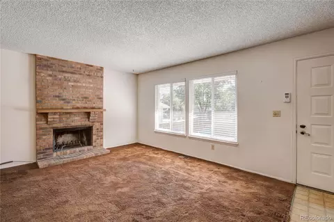 Living - 16085 E Oxford Dr, Aurora, CO 80013 photo 2 of 4