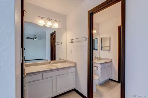 Bath - 21518 E Powers Ln, Centennial, CO 80015 photo 5 of 6