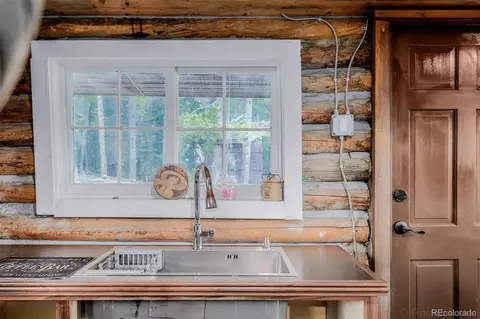 Kitchen - 9719 Beaver Pond, Conifer, CO 80433 photo 3 of 4