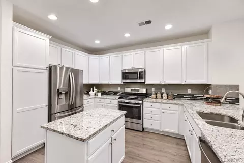 Kitchen - 9002 E Caley Way, Englewood, CO 80111 photo 1 of 3