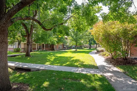 9021 E Amherst Dr #B, Denver, CO 80231 photo 28