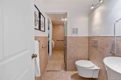 9021 E Amherst Dr #B, Denver, CO 80231 photo 19