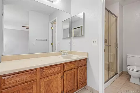 Bath - 18967 E Mercer Dr, Aurora, CO 80013 photo 2 of 4