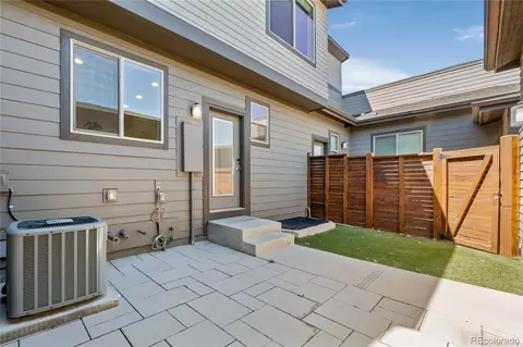 Exterior - 11377 E 25th Ave, Aurora, CO 80010 photo 3 of 4