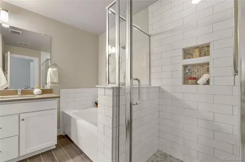 Bath - 11377 E 25th Ave, Aurora, CO 80010 photo 2 of 3