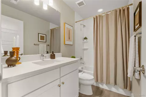 Bath - 11377 E 25th Ave, Aurora, CO 80010 photo 3 of 3