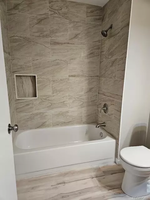 Bath - 5470 S Jericho Way, Centennial, CO 80015 photo 4 of 4