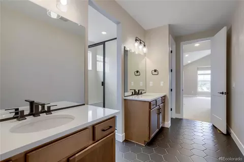 Bath - 5397 Daylily Ln, Longmont, CO 80504 photo 4 of 5