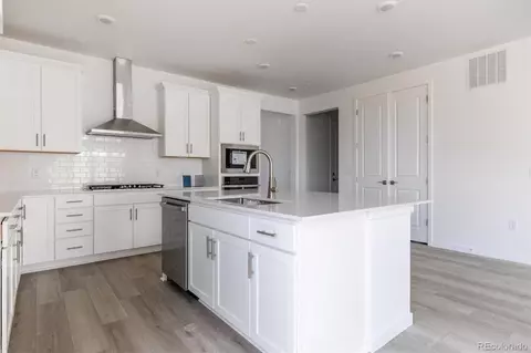 25204 E Warren Pl, Aurora, CO 80018 photo 9