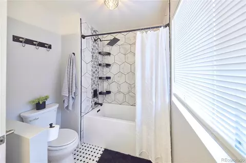 Bath - 20764 E 39th Ave, Denver, CO 80249 photo 3 of 5