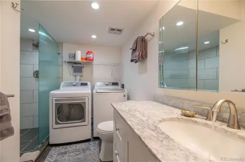 Bath - 176 E La Bonte St #104, Dillon, CO 80435 photo 2 of 4