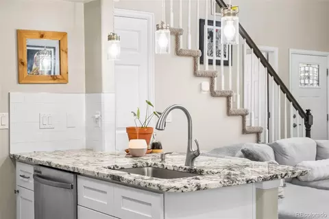 Kitchen - 21535 E 39th Ave, Denver, CO 80249 photo 5 of 9