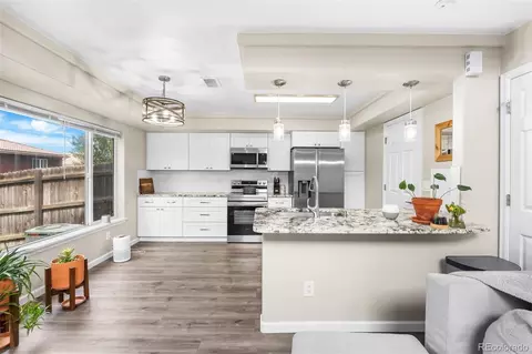 Kitchen - 21535 E 39th Ave, Denver, CO 80249 photo 7 of 9