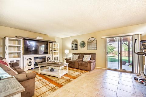 5089 Deephaven Ct, Denver, CO 80239 photo 4