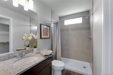 Bath - 46550 Avery Ln, Bennett, CO 80102 photo 3 of 3