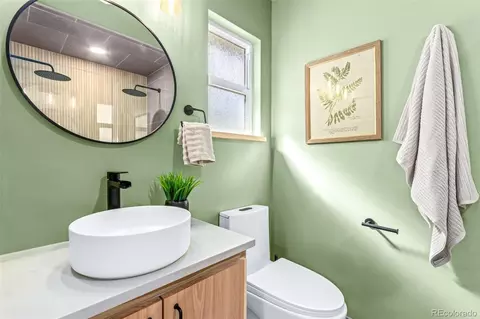 Bath - 3003 West Ave, Laporte, CO 80535 photo 1 of 2
