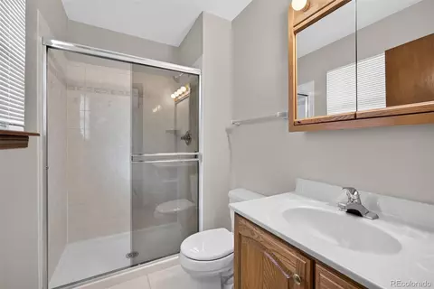 Bath - 14820 Evans Ave, Aurora, CO 80014 photo 1 of 3