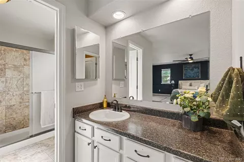 Bath - 4660 S Wright Way, Morrison, CO 80465 photo 2 of 3