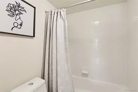 Bath - 2227 Canyon Blvd #211, Boulder, CO 80302 photo 2 of 2