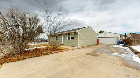 986 Kalispell St, Aurora, CO 80011