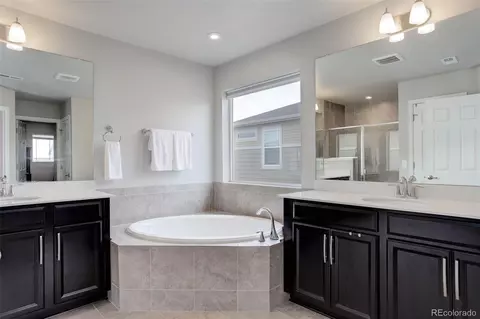 Bath - 7098 E 123rd Pl, Thornton, CO 80602 photo 3 of 6