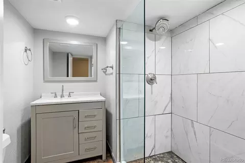 Bath - 15976 E Bethany Pl, Aurora, CO 80013 photo 2 of 2