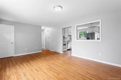 Living - 15976 E Bethany Pl, Aurora, CO 80013 photo 2 of 4
