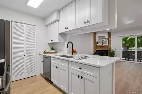 8015 W Eastman Pl #101, Lakewood, CO 80227