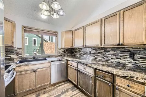 17652 E Temple Dr, Aurora, CO 80015 photo 9