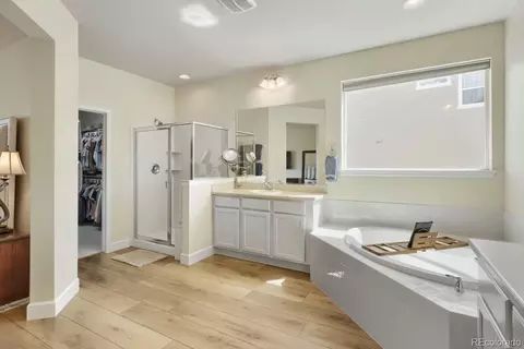 Bath - 23366 E Piccolo Dr, Aurora, CO 80016 photo 1 of 5