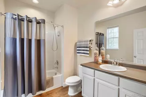 Bath - 23366 E Piccolo Dr, Aurora, CO 80016 photo 3 of 5