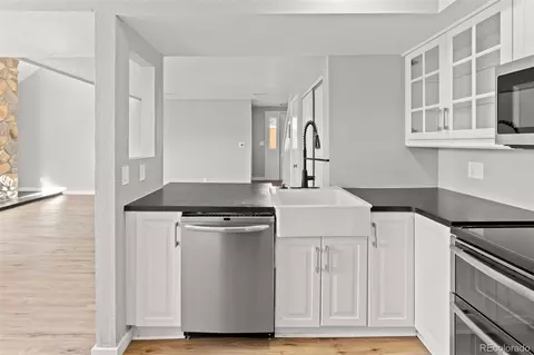 Kitchen - 13633 E Yale Ave #B, Aurora, CO 80015 photo 2 of 4