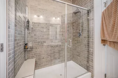 Bath - 9294 Dunraven Loop, Arvada, CO 80007 photo 2 of 4