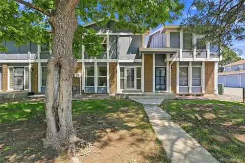 147 Paris Cir, Aurora, CO 80011