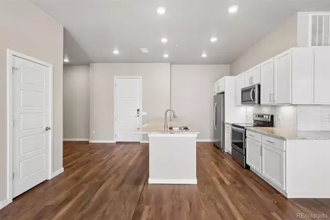 480 E Fremont Pl #402, Centennial, CO 80122