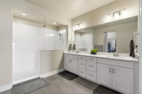 Bath - 9571 Yucca Ct, Arvada, CO 80007 photo 1 of 3