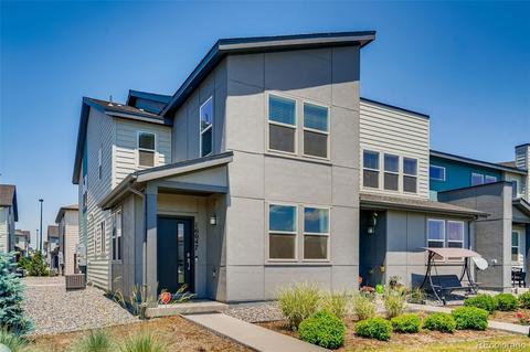16047 Elk Pl, Denver, CO 80239 photo 2