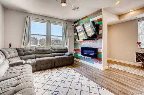 16047 Elk Pl, Denver, CO 80239 photo 9