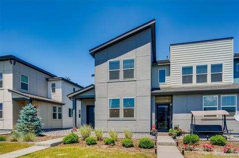 16047 Elk Pl, Denver, CO 80239 photo 3