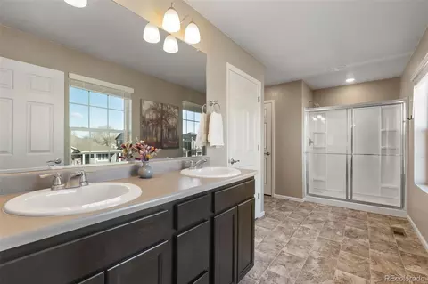 Bath - 6724 Fraser Cir, Frederick, CO 80530 photo 2 of 7
